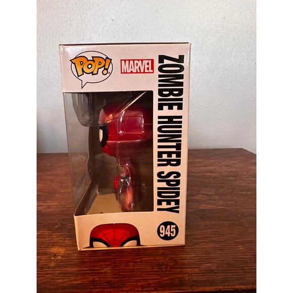 Funko 945 Marvel's What If...? Zombie Hunter Spidey - Picture 4 of 8